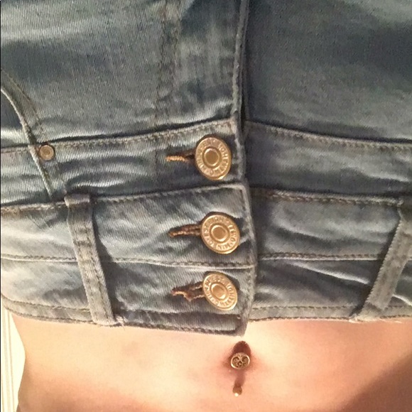 High-waisted, three button blue shorts. Size 3. - Picture 3 of 6